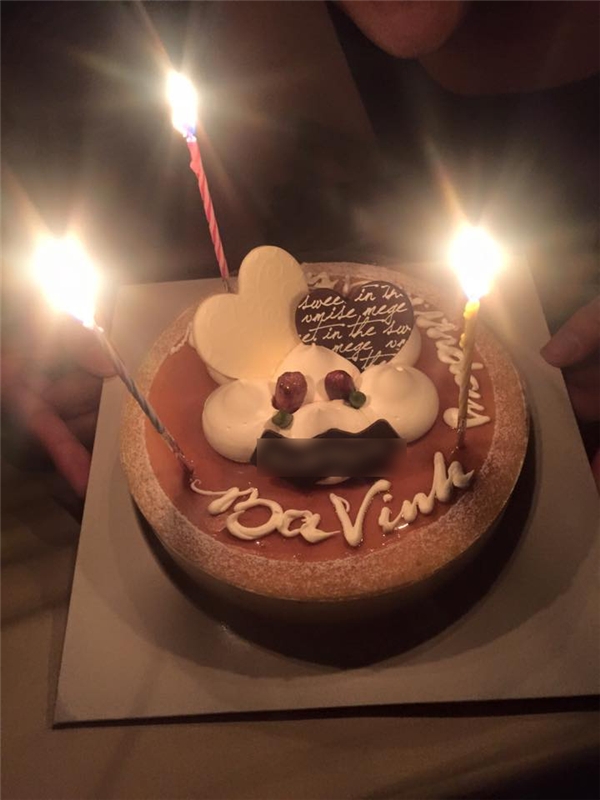 
Cận cảnh chiếc bánh sinh nhật Thủy Tiên dành tặng Công Vinh - Tin sao Viet - Tin tuc sao Viet - Scandal sao Viet - Tin tuc cua Sao - Tin cua Sao