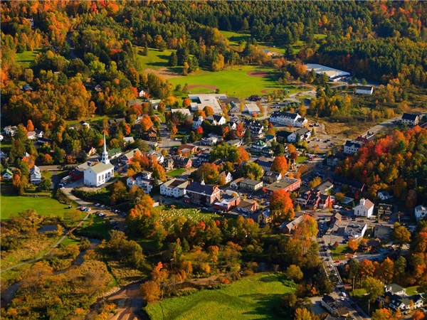 
Những khu nghỉ dưỡng ở thành phố Stowe, Vermont là nơi du khách có thể đến để tha hồ trượt tuyết, đi bộ đường dài, leo núi và thư giãn trong các spa đẳng cấp thế giới. (Ảnh: Internet)