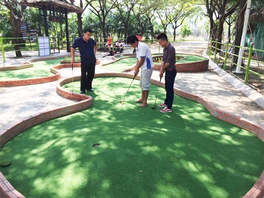 Mini Golf - Sân chơi hấp dẫn dành cho gia đình và bạn bè