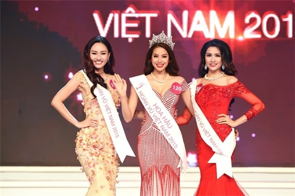 
Lệ Hằng (phải) trong đêm chung kết Hoa hậu Hoàn vũ 2015. - Tin sao Viet - Tin tuc sao Viet - Scandal sao Viet - Tin tuc cua Sao - Tin cua Sao
