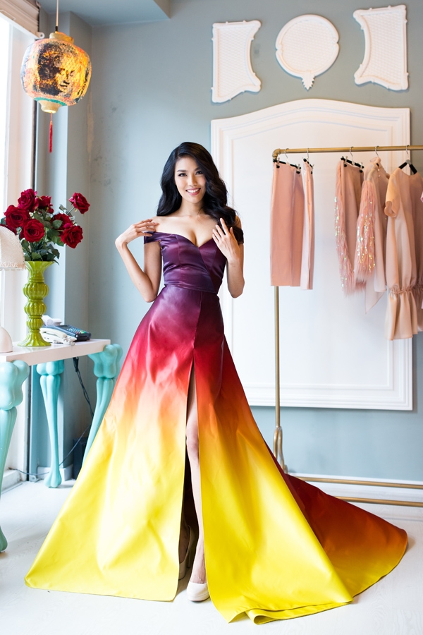 
Thiết kế lọt top 10 váy dạ hội đẹp nhất của Lan Khuê.