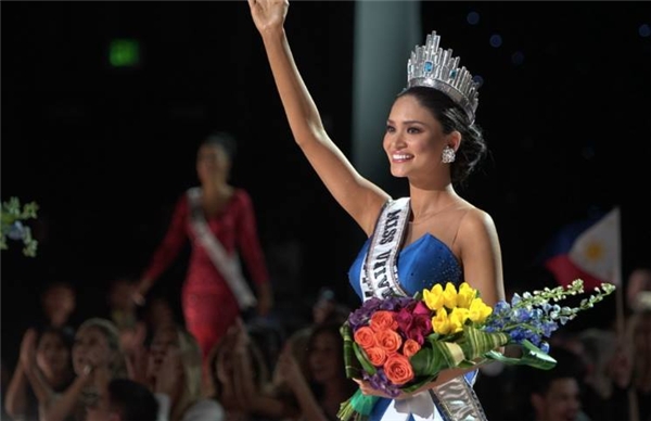 
Pia trong giây phút đăng quang. Với chiến thắng này, vị thế của Philippines càng được củng cố trên bảng xếp hạng sắc đẹp của thế giới.