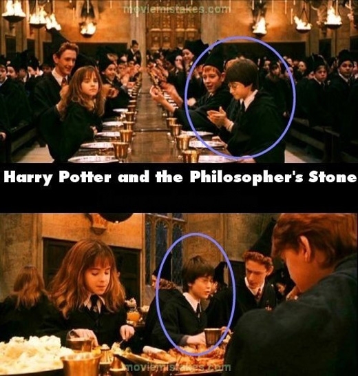 
Mới năm nhất nhưng Harry đã học được phép phân thân, cảnh trước còn ngồi đối diện với Hermione, cảnh sau đã ngồi cùng bàn với cô bé. (Ảnh: buzzfeed)
