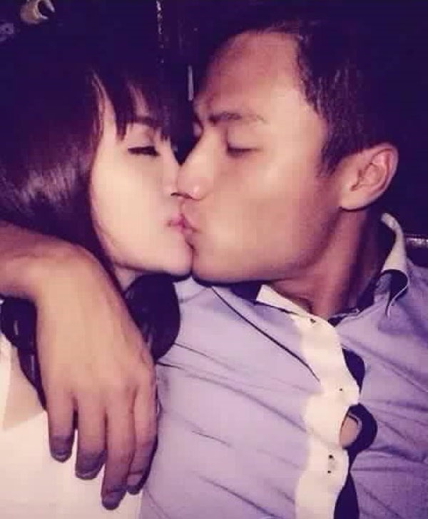 
Bức ảnh Mạc Hồng Quân "khóa môi" Bà Tưng bị lan truyền khắp các trang mạng xã hội. (Ảnh: Internet)