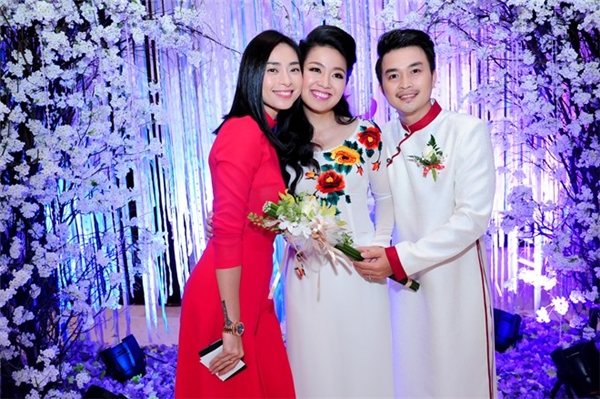 Đọ vẻ thu hút áo cưới của mĩ nhân Việt trong năm 2015