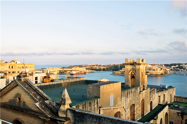 
Malta là một thành phố “ăn chơi” ở Địa Trung Hải có giá cả phải chăng và khí hậu bãi biển tuyệt vời, nền văn hóa độc đáo. Nơi đây được xếp thứ 3 trong danh sách. Ảnh: New York Times