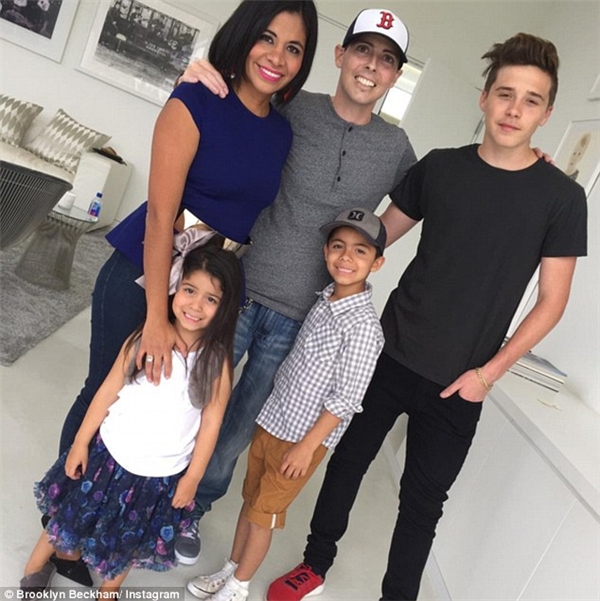 
Gia đình Beckham tới thăm gia đình anh chàng mắc bệnh ung thư giai đoạn 4. (Ảnh: Internet)