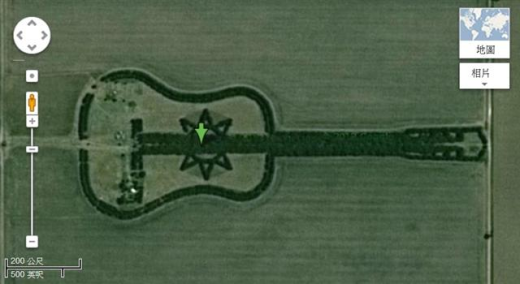 
Rừng rậm hình cây đàn Guitar ở Argentina nằm tại tọa độ: -33,867886, -63,987. Chúng gồm 7000 cây, do một người nông dân trồng để tưởng nhớ người vợ đã mất. (Ảnh: Internet)
