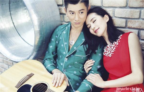 9 cặp đôi Hoa ngữ khiến fan ganh tị vì khoe ảnh hạnh phúc trên báo