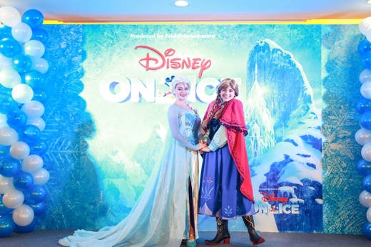 Nữ hoàng băng giá Elsa đến Việt Nam chuẩn bị cho buổi nhạc kịch trên băng của Disney