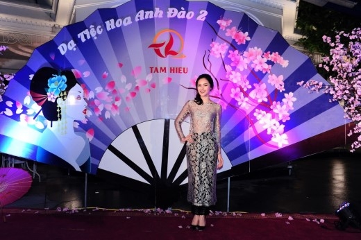 Dàn mĩ nhân showbiz Việt hội tụ khiến fan tò mò, thích thú