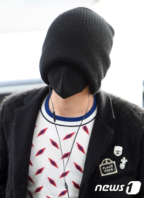 Vướng nghi vấn tái hợp Kiko, G-Dragon trùm kín mặt tại sân bay