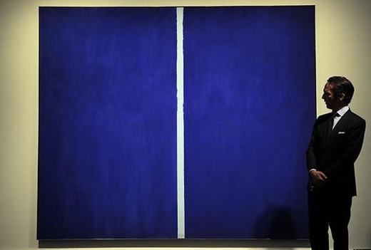 
 Bức tranh "Onement VI" của Barnett Newman (1905 - 1970) – một họa sĩ tranh trừu tượng nổi tiếng người Mỹ. “Vạch trắng trên nền xanh” này đã được bán với giá 43,8 triệu đô la (khoảng 980 tỉ đồng).