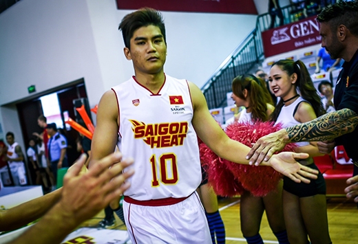 
Trần Tiến Thịnh ở tuổi 24 là nội binh trẻ nhất của Saigon Heat trong mùa giải ABL 2015-2016.