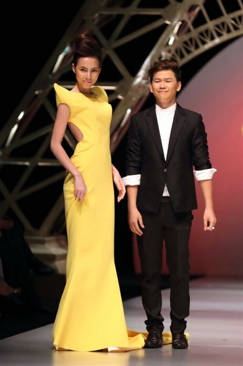 
Hoàng Minh Hà được xem là thành công đầu tiên mà chương trình mang đến cho làng thời trang Việt.