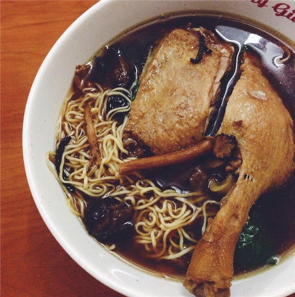 “Điểm mặt đặt tên” những món “ăn là ghiền” trên phố Triệu Việt Vương