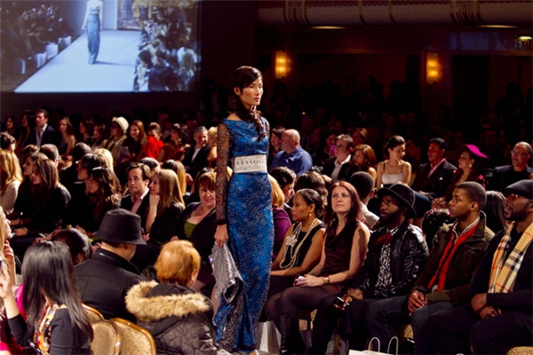 
Hoàng Thùy lọt vào mắt xanh của nhà thiết kế nổi tiếng Andres Aquino - Người đã sáng lập ra New York Couture Fashion Week. - Tin sao Viet - Tin tuc sao Viet - Scandal sao Viet - Tin tuc cua Sao - Tin cua Sao