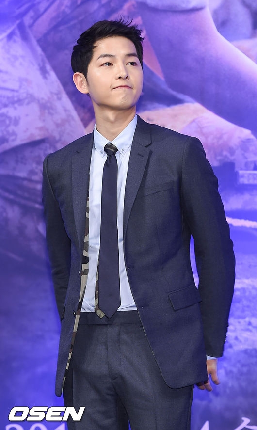 
Mĩ nam Song Joong Ki đẹp không tì vết dù đã bước sang tuổi 31