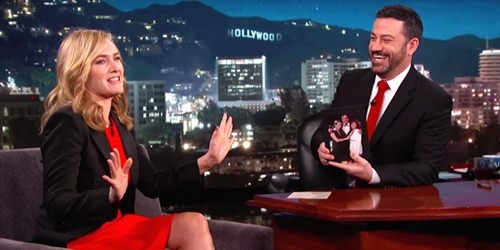 
Nữ diễn viên Kate Winslet trò chuyện cùng người dẫn chương trình Jimmy Kimmel.