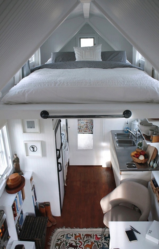 
Lại một thiết kế giường lơ lửng nữa dành cho ngôi nhà hẹp. (Ảnh: Internet)