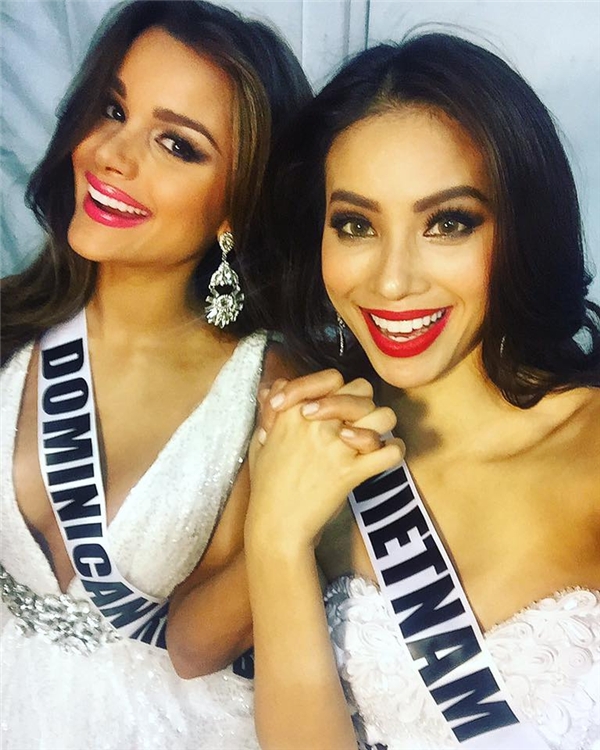 
Đôi bạn thân tại Miss Universe 2015. - Tin sao Viet - Tin tuc sao Viet - Scandal sao Viet - Tin tuc cua Sao - Tin cua Sao