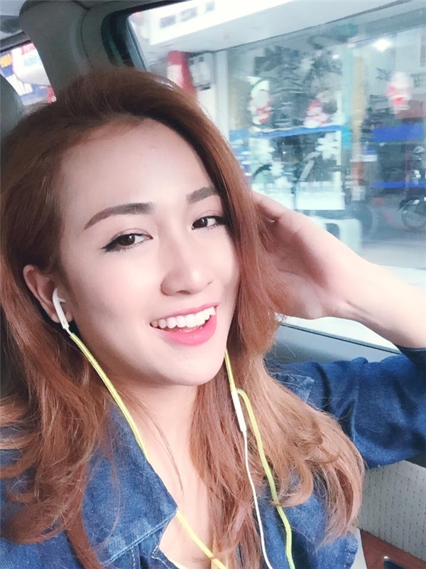 
Vừa qua, cô là nhân vật xếp thứ 2 trong top 10 nhân vật được người Việt tìm kiếm nhiều nhất trên mạng năm 2015. 