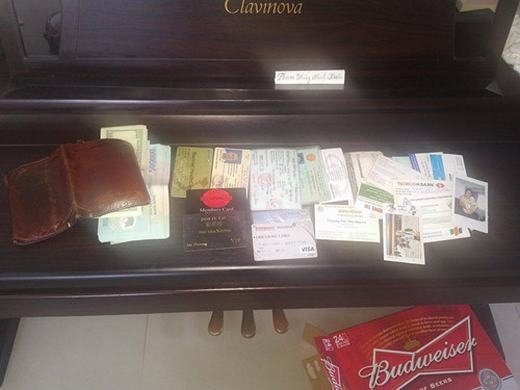 Người tốt giữa Sài Gòn: Nhặt được ví, tìm chủ bỏ quên