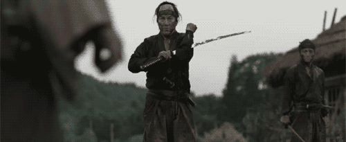 
Đau về cả tinh thần và thể xác, như kiếm sĩ samurai chết dưới lưỡi kiếm của mình – một “fan cuồng” phim hành động cho biết. (Ảnh: Internet)