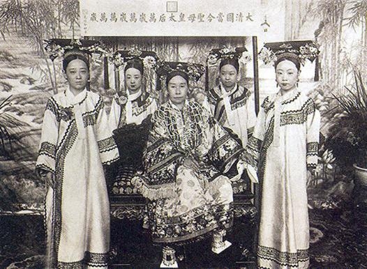 
Một điển hình của nhan sắc cung tần mĩ nữ Trung Quốc xưa - Từ Hy Thái Hậu thời nhà Thanh. (Ảnh: Internet)