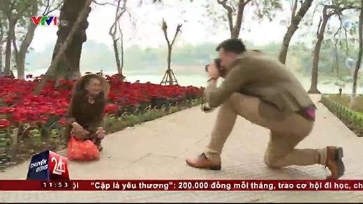 Bà cụ đẹp nhất thế giới xuất hiện ở Hà Nội