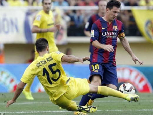
Messi (10) vừa có trận đấu đáng quên tại El Madrigal. (Ảnh: Internet)