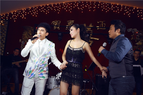 
Ca sĩ Đan Trường, Kavie Trần, Gia Huy - cả 3 người đã có màn phối hợp đầy ngẫu hứng - Tin sao Viet - Tin tuc sao Viet - Scandal sao Viet - Tin tuc cua Sao - Tin cua Sao