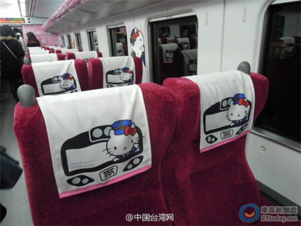 Choáng với ứng xử của hành khách trên chuyến tàu Hello Kitty đầu tiên