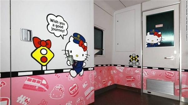 
"Trưởng tàu" Hello Kitty có mặt khắp nơi trên tàu nhằm tạo cảm giác cô nàng luôn theo sát các hành khách của mình. (Ảnh: Internet)