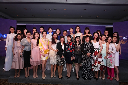 
Với sự hội ngộ của những nhan sắc Việt trên toàn thế giới, Hoa hậu Bản sắc Việt toàn cầu 2016 hứa hẹn sẽ là một cuộc thi hấp dẫn, kịch tính và mang đến nhiều bất ngờ cho khán giả yêu mến và dõi theo.