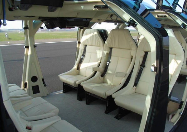 Hành khách sẽ được tận hưởng những điều kiện xa xỉ không khác một chiếc limousine hay chuyên cơ riêng. (Ảnh: DriveArabia.com)