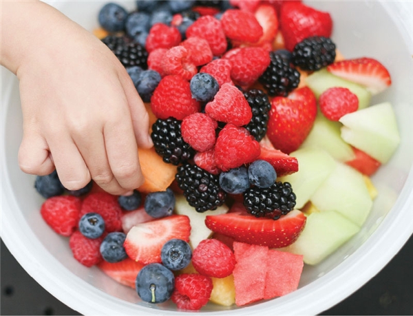 
Ăn trái cây liền ngay sau bữa chính gây rối loạn tiêu hóa. (Ảnh: Internet)