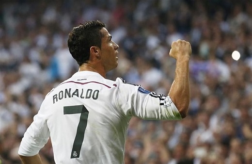 
Không cầu thủ nào ghi nhiều hat-trick hơn Ronaldo ở đấu trường Champions League. Cristiano Ronaldo (5 lần), ngang bằng Lionel Messi thành tích này.
