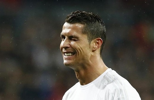 
"Chỉ có Ronaldo ghi bàn nhiều hơn Ronaldo" là cách chơi chữ của Squawka khi thống kê 16 bàn thắng của CR7 mùa này. Kỉ lục của anh và của lịch sử giải đấu là 17 bàn mùa 2013/14.