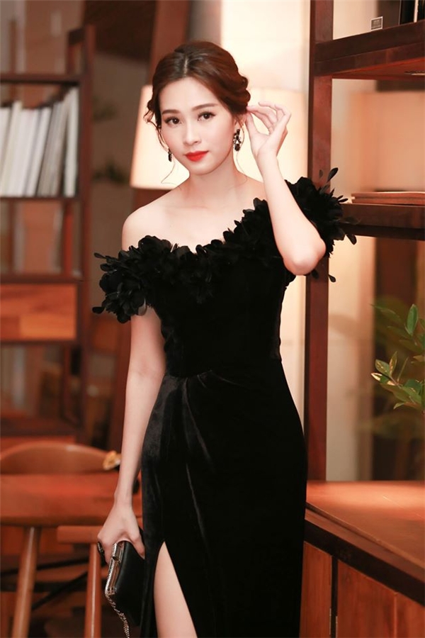 Nghi án Hoa hậu Đặng Thu Thảo mặc váy nhái?