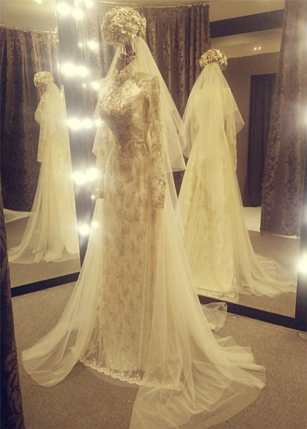 Các bộ váy cưới trị giá gần 600 triệu của Thúy Diễm có gì?