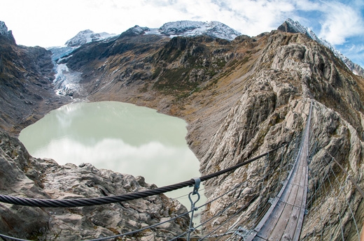 
Trift toạ lạc trên sông băng Trift gần thị trấn Gadmen trên dãy Alpes của Thụy Sĩ. (Ảnh: Internet)
