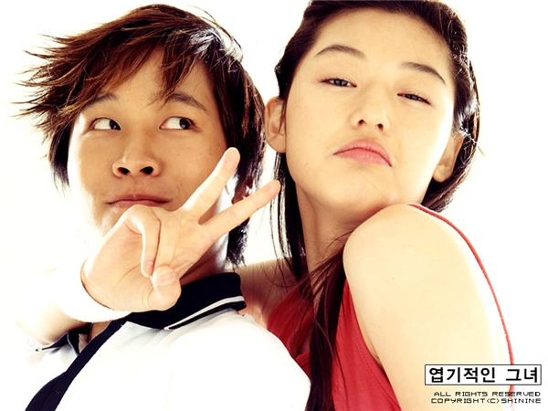Cặp đôi Hậu duệ Mặt Trời được bình chọn là cặp đôi lịch sử màn ảnh Hàn