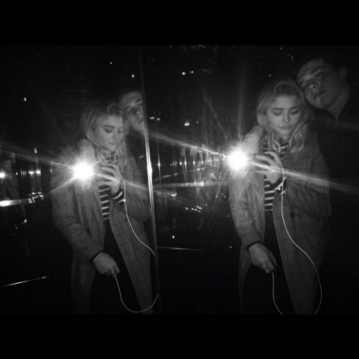 
Brooklyn và Chloe chụp ảnh thân mật. Ảnh: Instagram.
