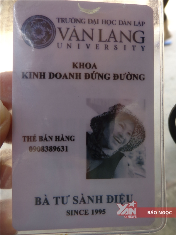 
Thẻ kinh doanh được sinh viên Văn Lang cấp riêng cho "cô Tư sành điệu".