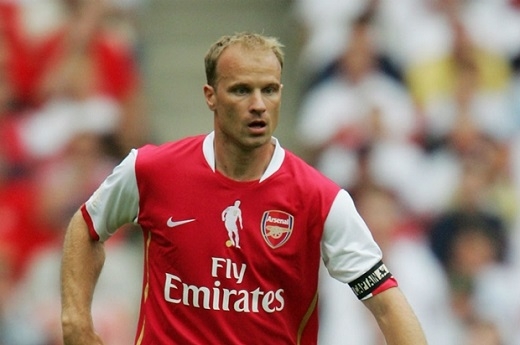 
Dennis Bergkamp hồi còn thi đấu cho Arsenal. Ảnh: Internet.