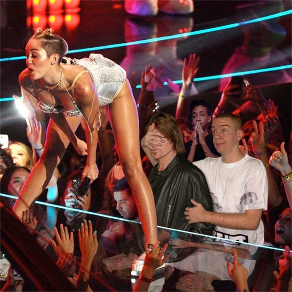 
Miley Cirus sẽ nói gì khi nhìn thấy bức ảnh  này nhỉ?