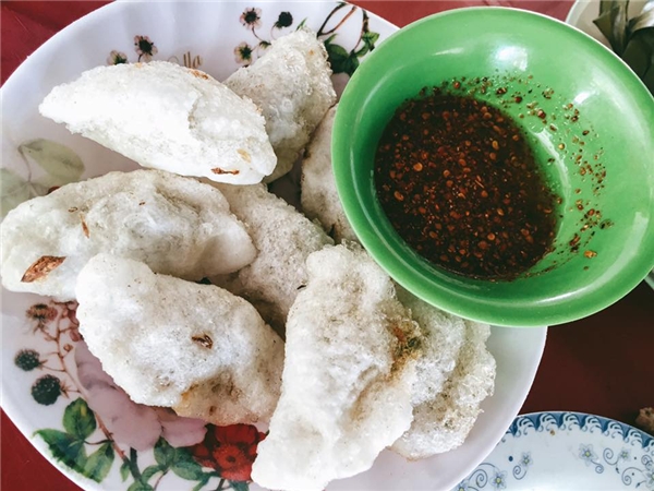 
Nghìn tỉ món ngon ở Quảng Bình mà nhất định phải thử qua khi ghé tới. Bánh nậm, bánh lọc, ram rán, bánh canh cá lóc, chè các loại... (Ảnh: FBNV)