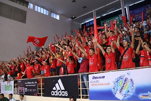 
Trận chung kết toàn quốc môn thi đấu Futsal dự đoán sẽ còn “nóng” hơn thế này với sự tham dự của các trường Đại học (ĐH) đến từ 3 miền.