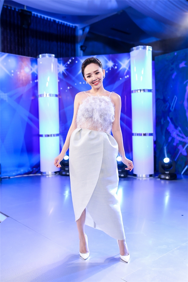 Tóc Tiên tự nhận “hồn nhiên như cô tiên” tại Idol Kids